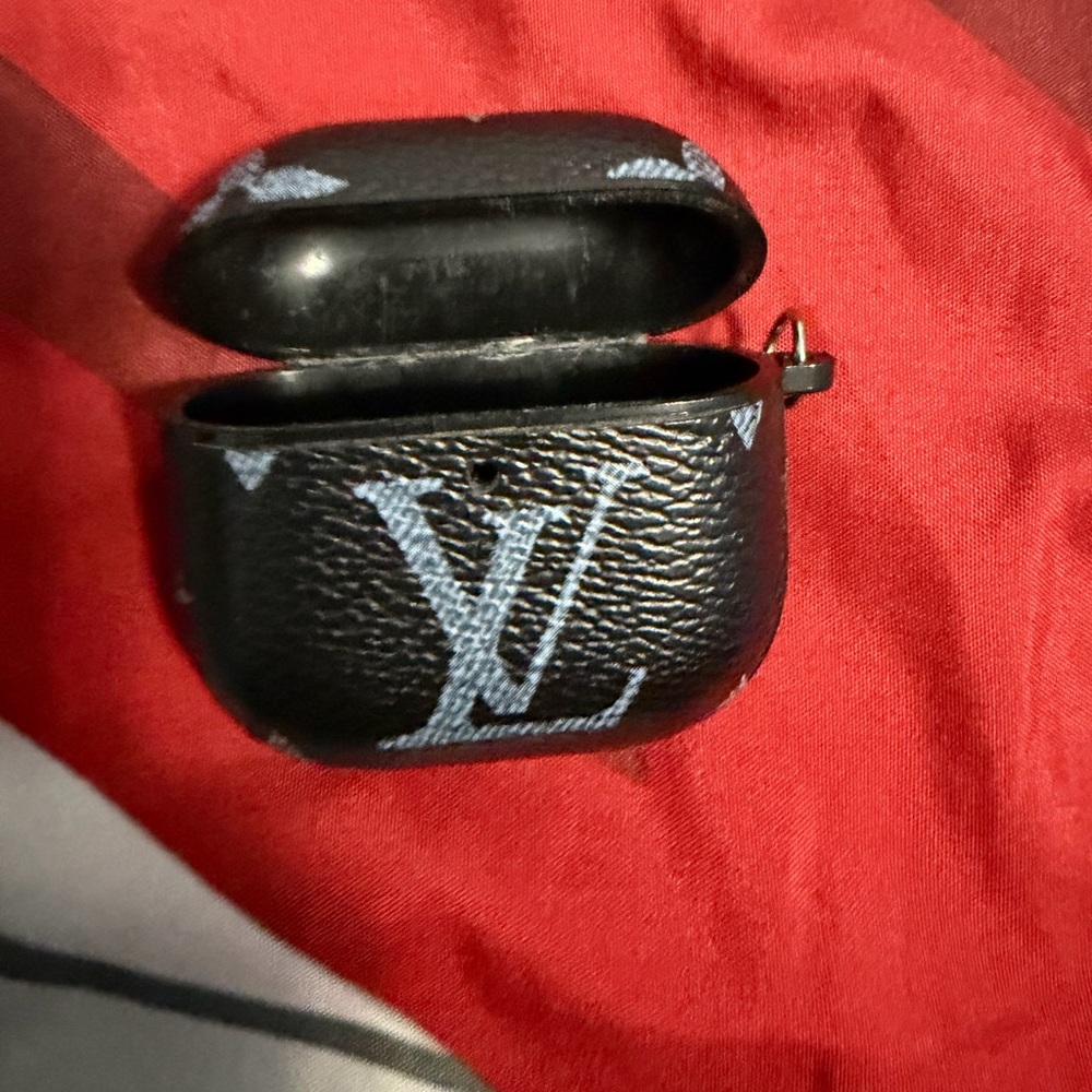 Navy blue Louis Vuitton Lv logo AirPods 4 Case - Picture 4 of 7